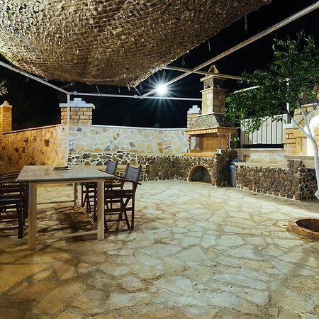 Aristidis Country Villa-Anesis Kamilari Exteriör bild